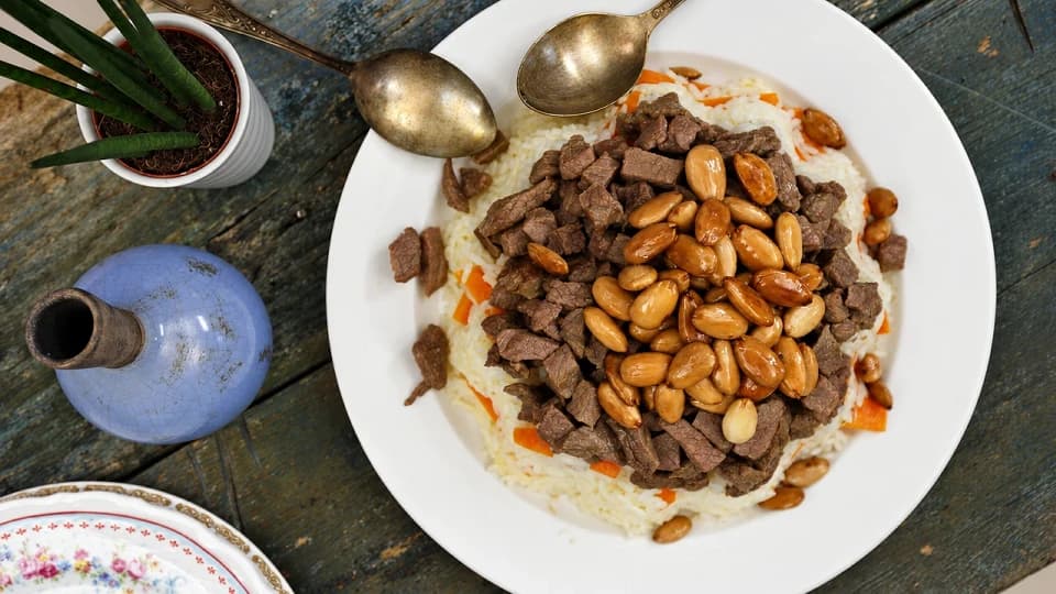 Bademli Havuçlu Etli Pilav