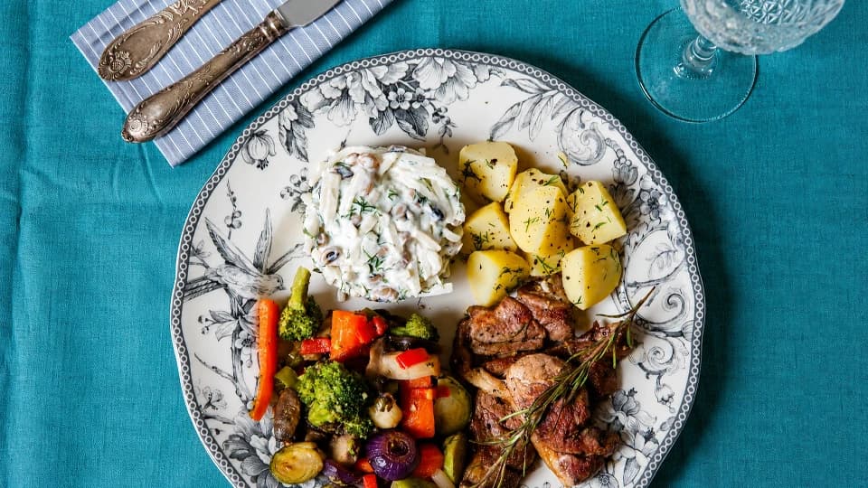 Kuru Börülceli Yoğurtlu Salata