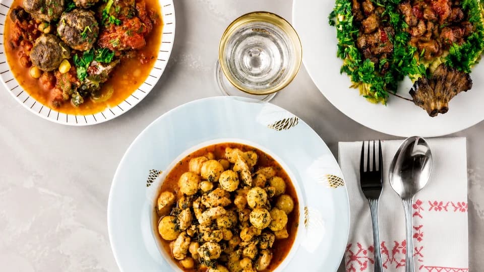 Bulgur Köfteli Tavuk Yemeği