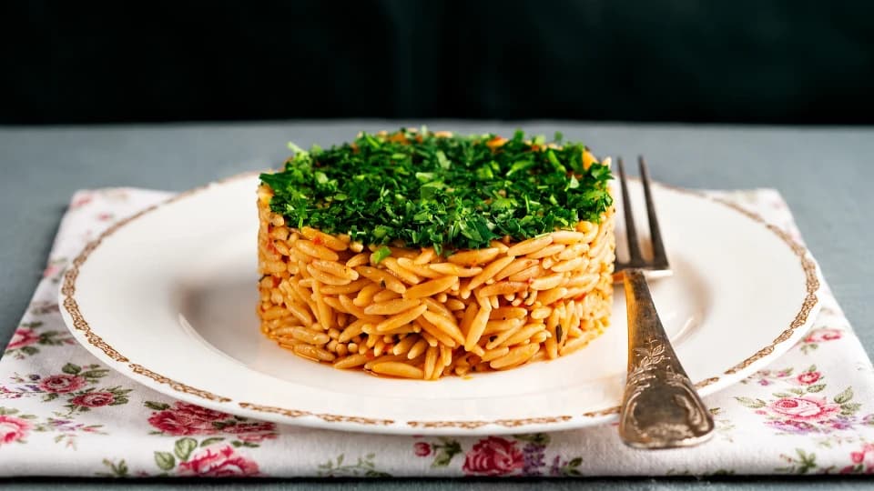 Baharatlı Arpa Şehriye Pilavı