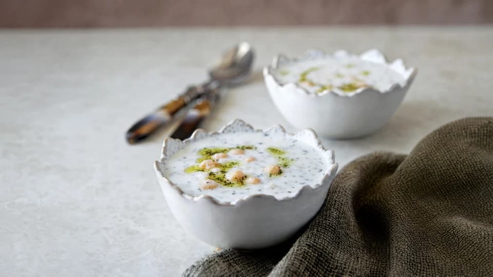 Naneli Soğuk Ayran Çorbası