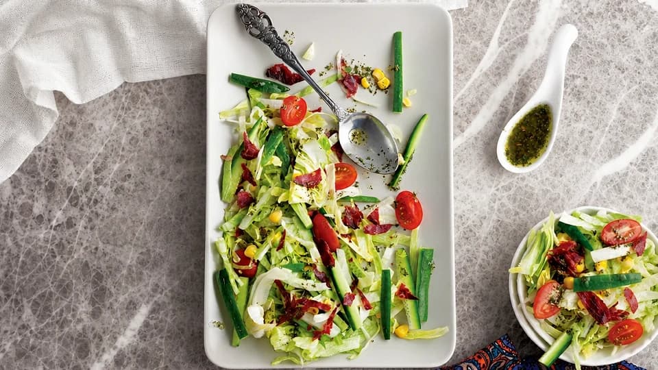 Pastırmalı Kekikli Salata