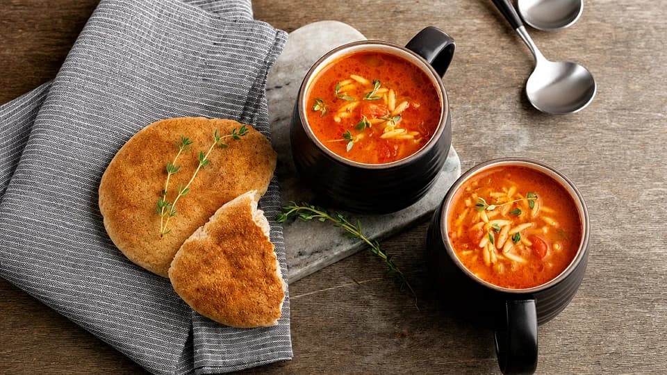 Domatesli Arpa Şehriye Çorbası
