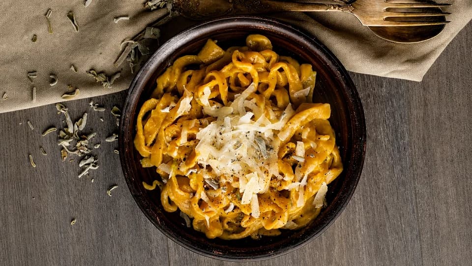 Bal Kabaklı ve Adaçaylı Tagliatelle