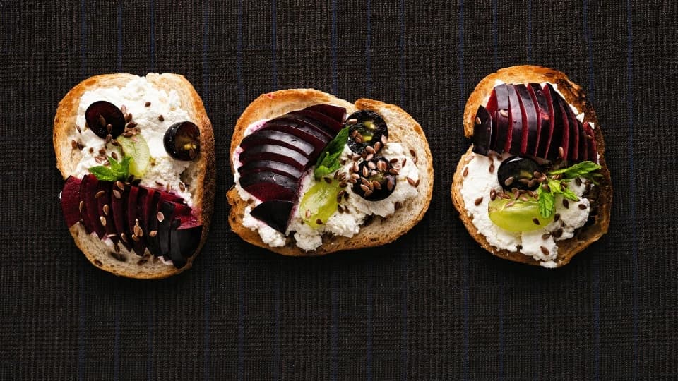 Eylül Meyveleri ile Ekmek Üstü