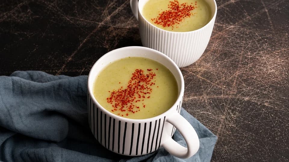 Kajun Baharatlı Brokoli Çorbası