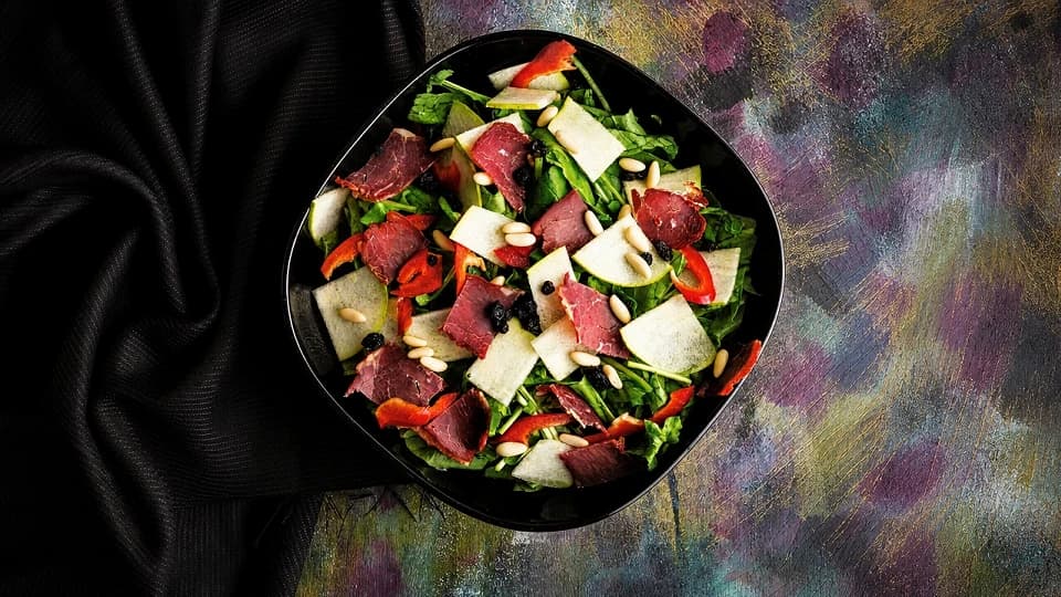 Pastırma ve Armutlu Salata