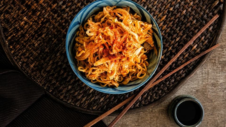 Acılı Lahanalı Noodle