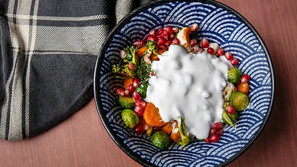 Narlı Ilık Lahana ve Brokoli Salatası