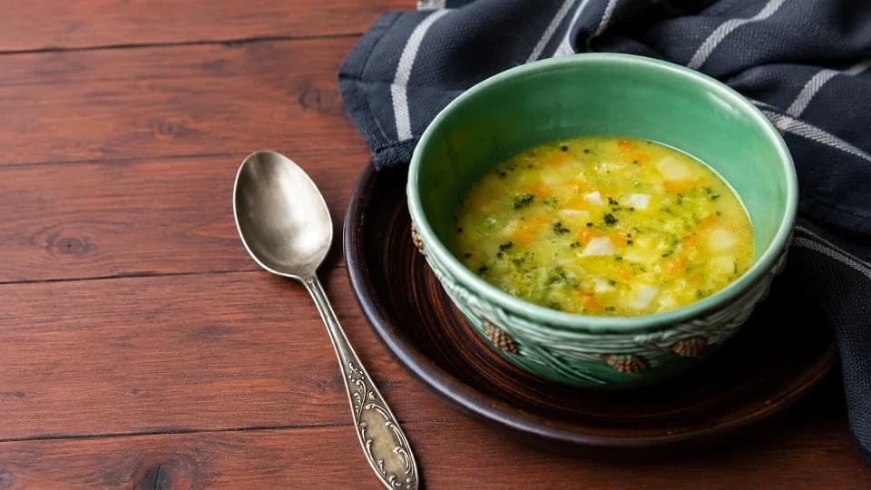 Zencefilli Brokolili Lahana Çorbası