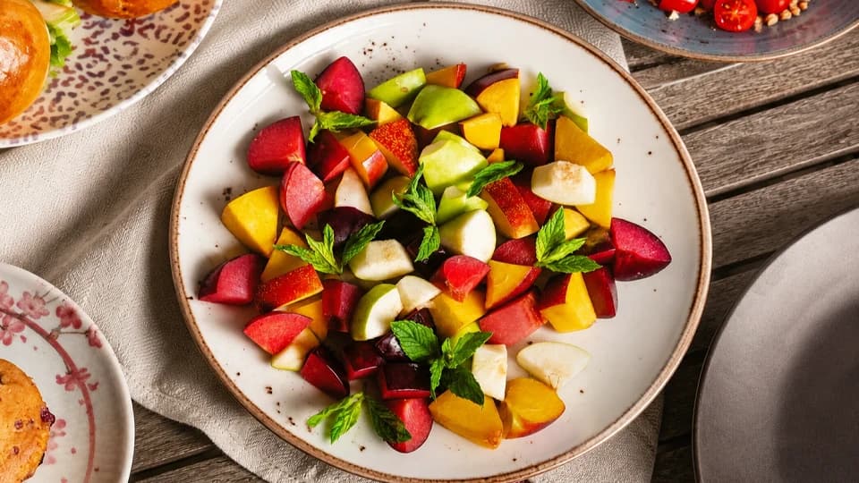 Erikli Meyve Salatası