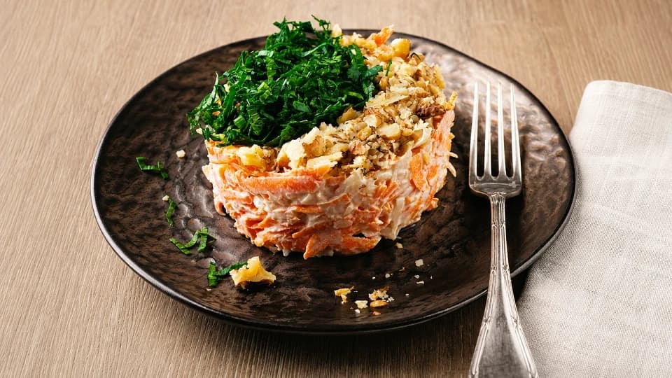 Yoğurtlu Havuçlu Kereviz Salatası