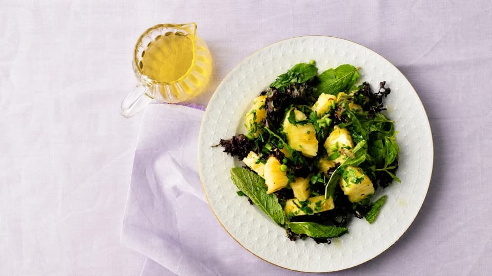 Ananaslı Yeşil Salata