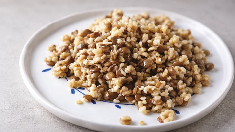 Tavuk Suyuna Mercimekli Bulgur Pilavı