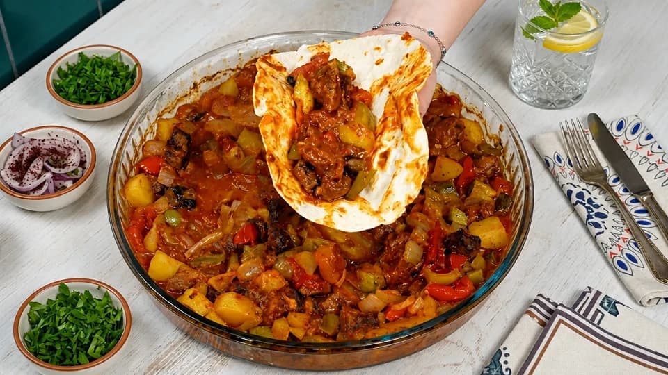 Yan Yana Tavası (Eli Böğründe)