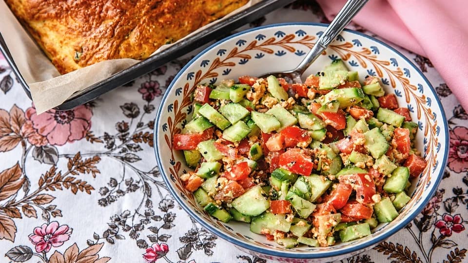 Peynirli Salata