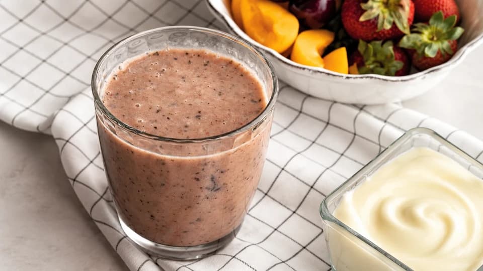 Reyhanlı ve Çilekli Smoothie