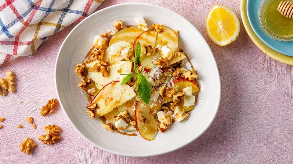 Cevizli Elmalı Meyve Salatası