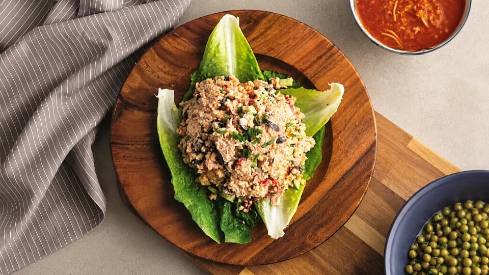 Zeytinli Kırık Mısırlı Tavuk Salata