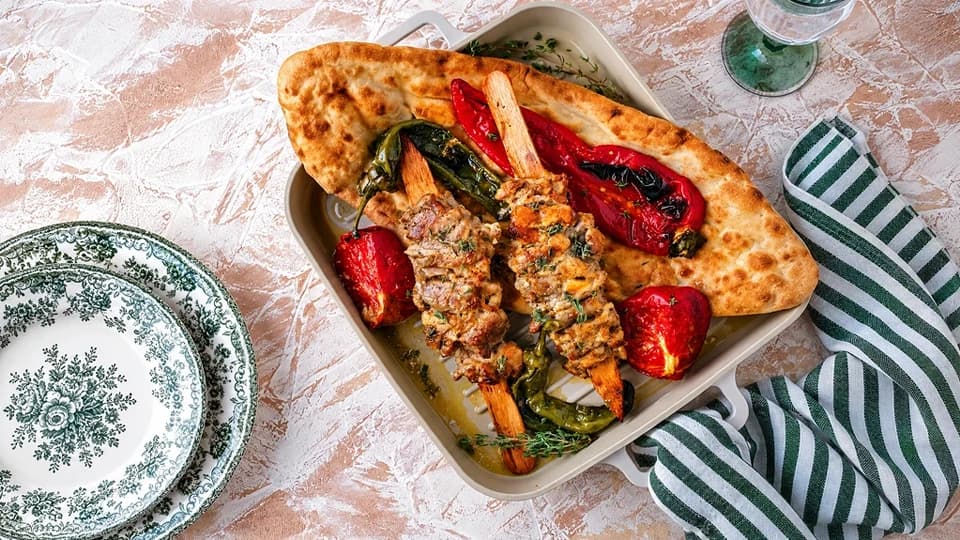 Yoğurtlu & Sumaklı Tavuk Şiş