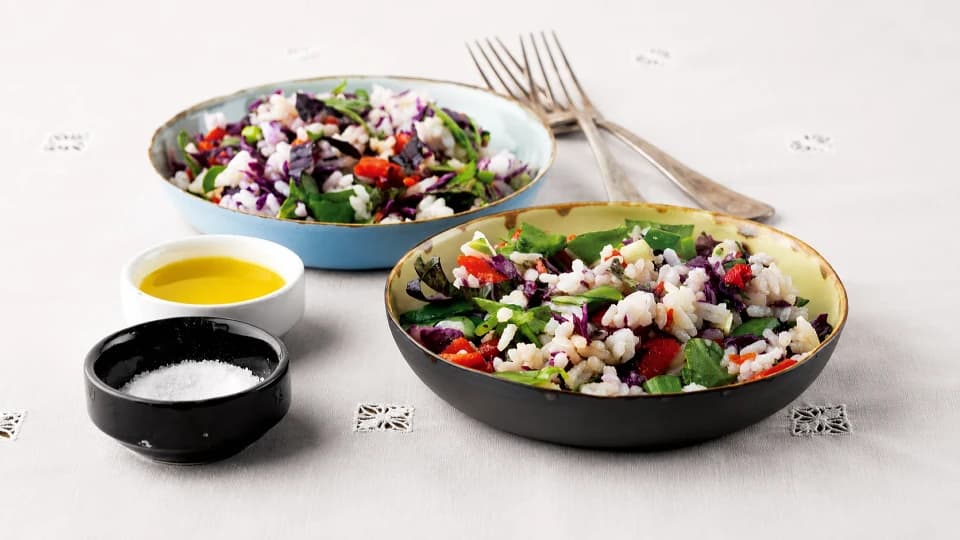 Taze Yeşillikli Pirinç Salatası