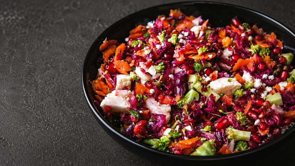 Nar ve Ekşili Kış Sebzeleri Salatası