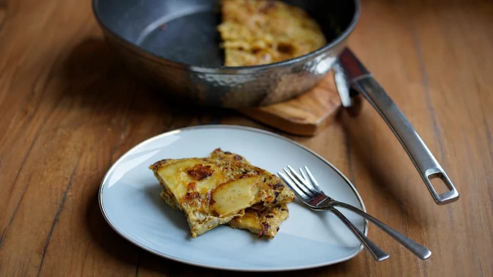 Patatesli Omlet (Videolu Tarif)