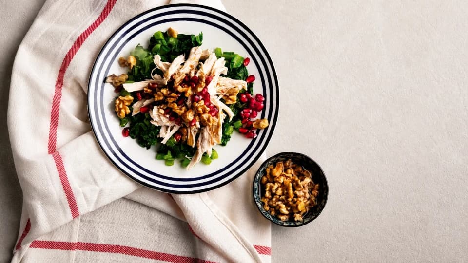 Tavuklu Pazı Salatası