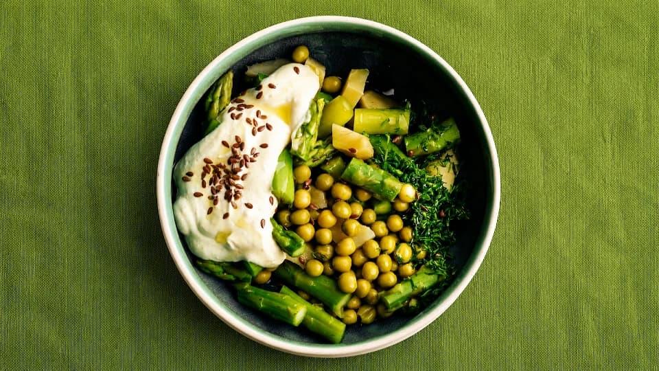 Bezelyeli Kuşkonmazlı Karışık Salata