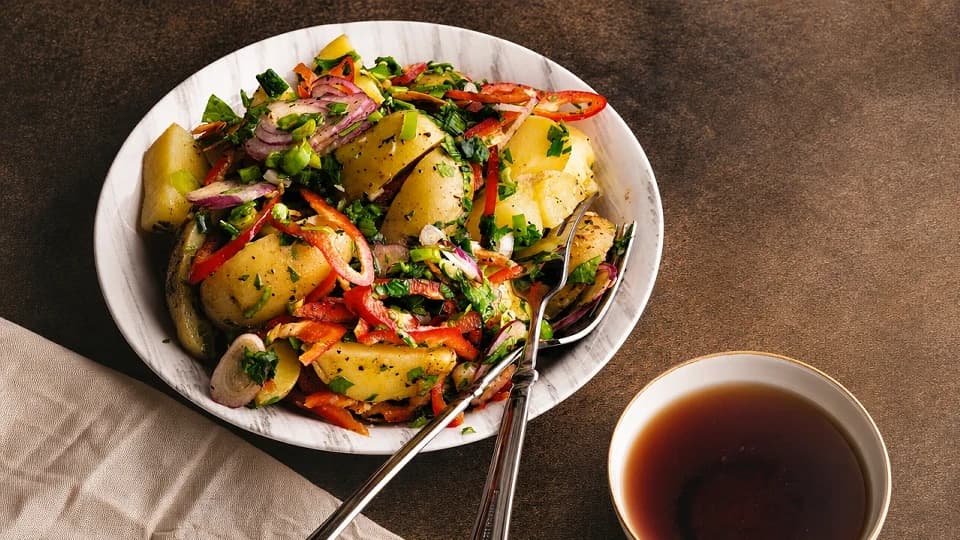 Taze Patates Salatası