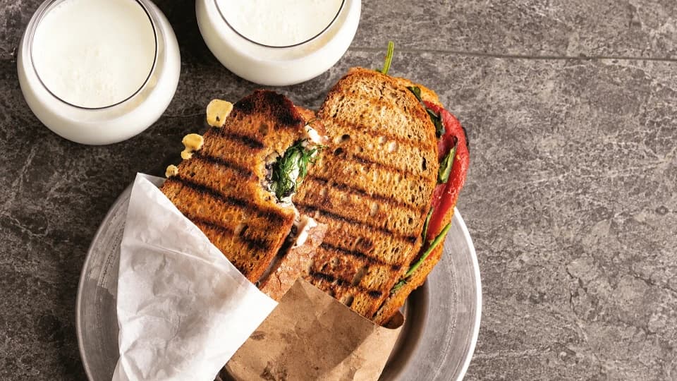 Dereotlu Peynirli Tost