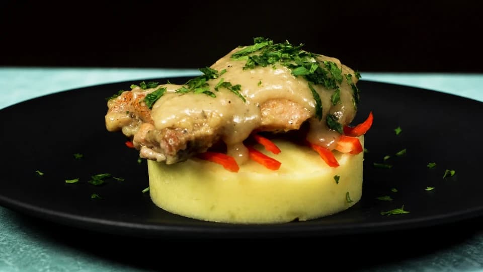 Gravy Soslu Tavuk