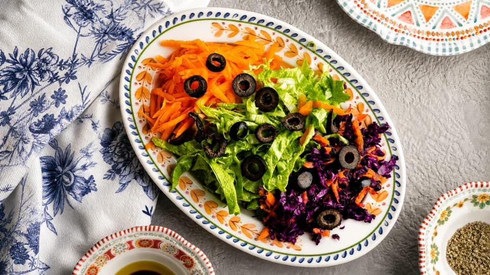 Nar Ekşili Salata