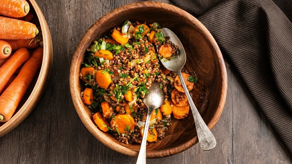 Havuçlu Karabuğdaylı Tohum Salata