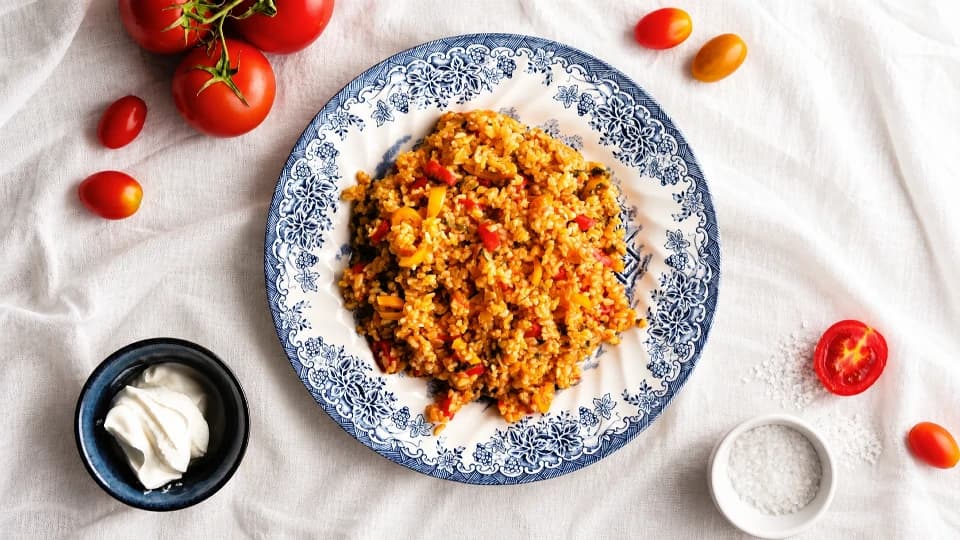 Kuzukulaklı ve Domatesli Bulgur Pilavı