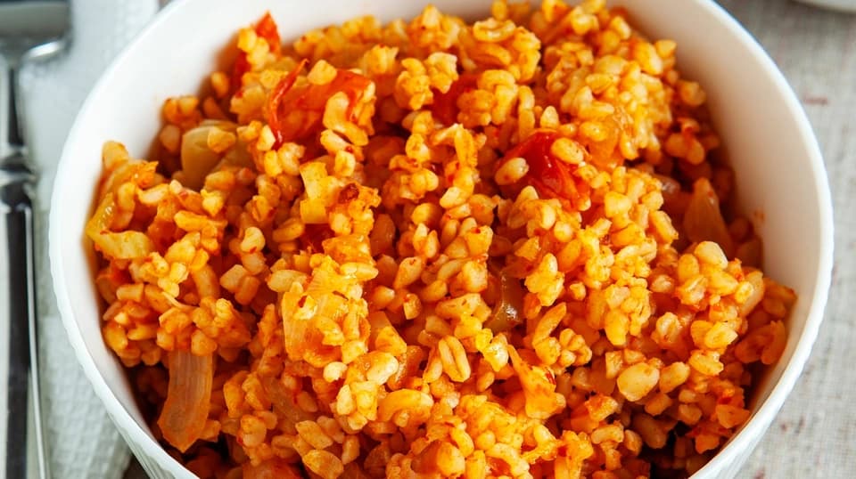 Domatesli Biberli Bulgur Pilavı
